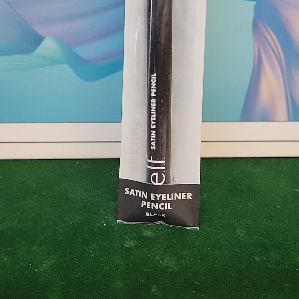 e.l.f. Satin Eyeliner Pencil w Sharpner 0.85g New Sealed Package - Black